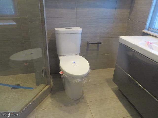 2122 LOMBARD ST, Philadelphia, PA 19146