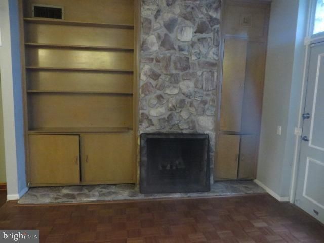 2122 LOMBARD ST, Philadelphia, PA 19146