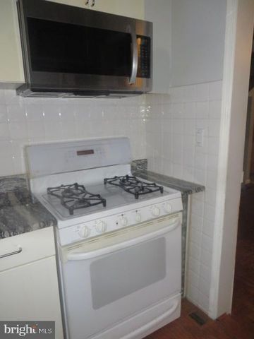 2122 LOMBARD ST, Philadelphia, PA 19146