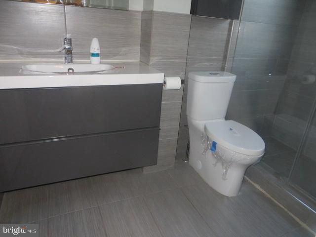 2122 LOMBARD ST, Philadelphia, PA 19146