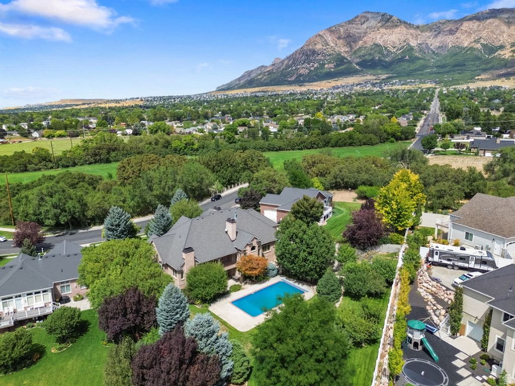 2508 BARKER PKWY, North Ogden, UT 84414