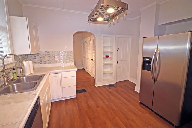 504 Arthur Ave, Scottdale, PA 15683