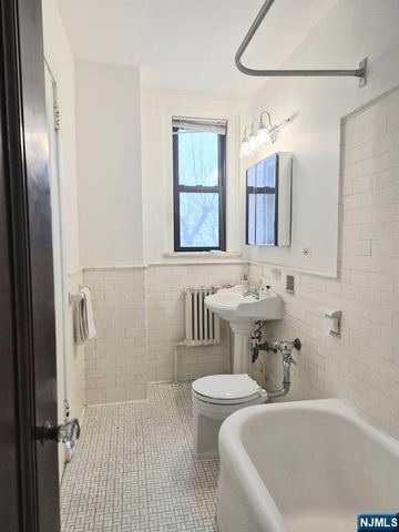 363-377 Mount Prospect 1B, Newark, NJ 07104