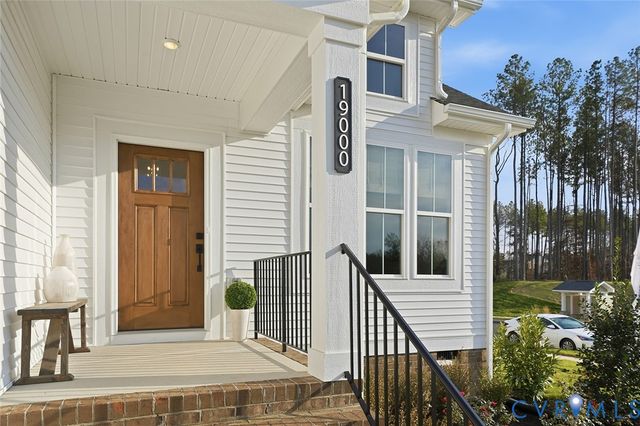 19000 Palisades Rdg, Moseley, VA 23120