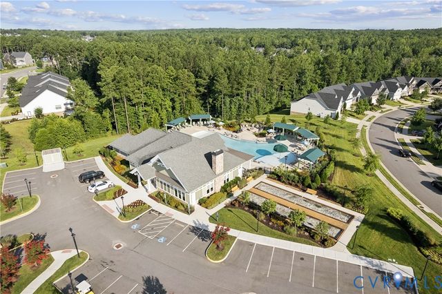 19000 Palisades Rdg, Moseley, VA 23120