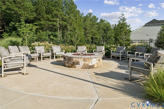 19000 Palisades Rdg, Moseley, VA 23120