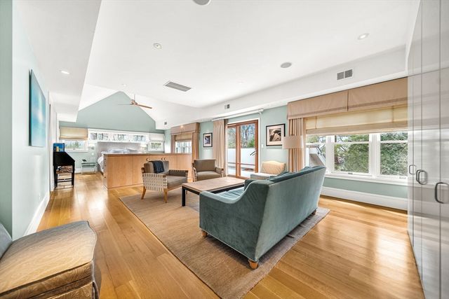 23 Inverness Rd, Wellesley, MA 02481