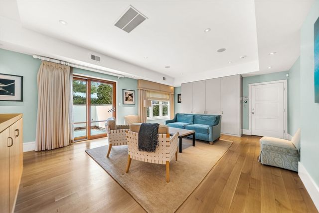 23 Inverness Rd, Wellesley, MA 02481