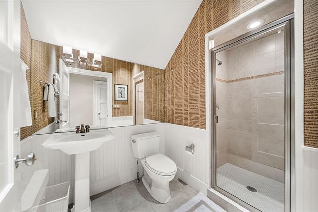 23 Inverness Rd, Wellesley, MA 02481