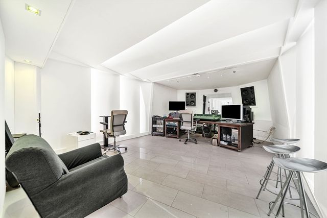 23 Inverness Rd, Wellesley, MA 02481