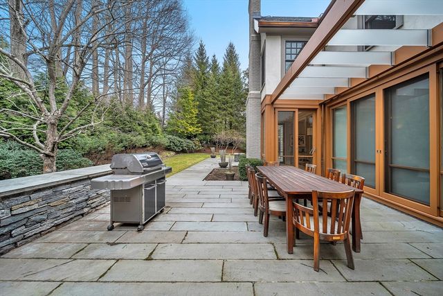 23 Inverness Rd, Wellesley, MA 02481