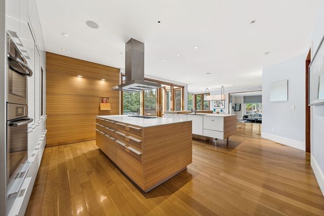 23 Inverness Rd, Wellesley, MA 02481