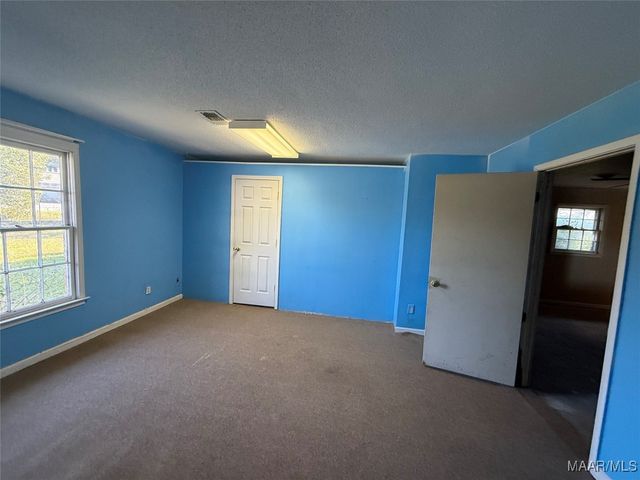 212 W Vanderbilt Loop, Montgomery, AL 36109