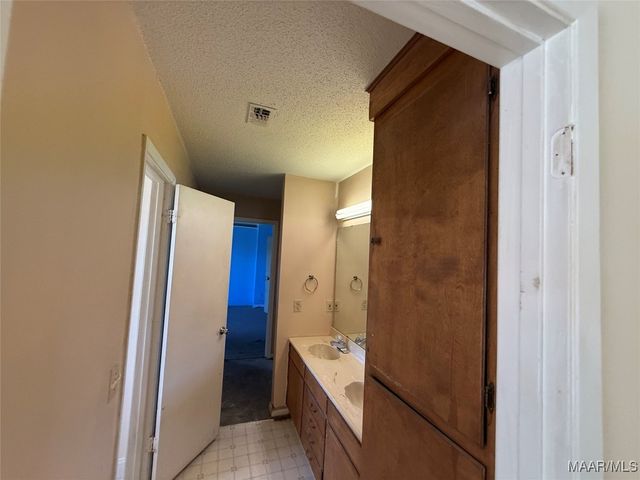 212 W Vanderbilt Loop, Montgomery, AL 36109