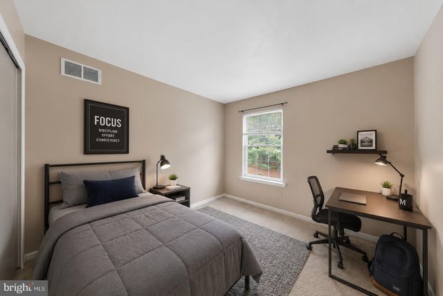 15 ANN MARIE CT, Newark, DE 19702