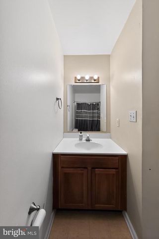 15 ANN MARIE CT, Newark, DE 19702