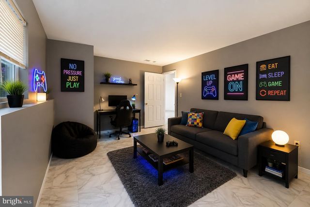 15 ANN MARIE CT, Newark, DE 19702