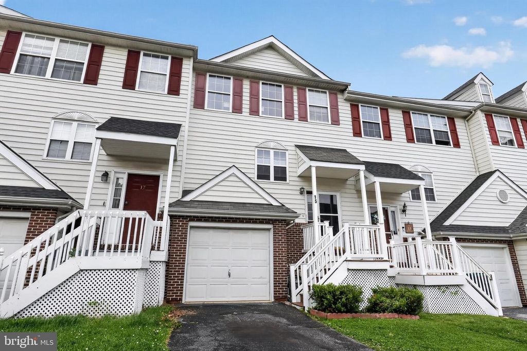 15 ANN MARIE CT, Newark, DE 19702