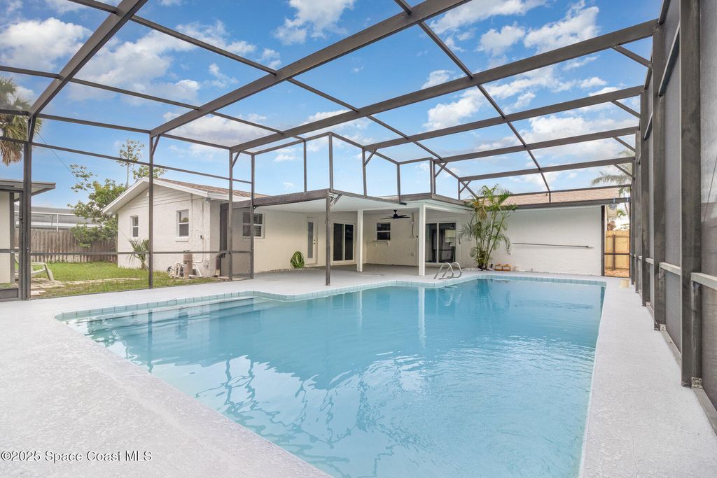 183 Via De La Reina, Merritt Island, FL 32953