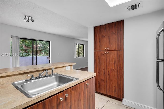 3229 Coral Lake Dr 3229, Coral Springs, FL 33065