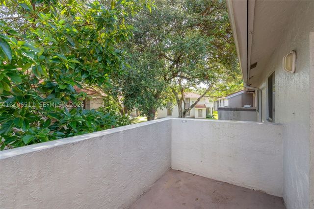 3229 Coral Lake Dr 3229, Coral Springs, FL 33065