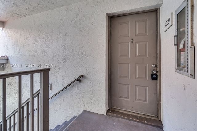 3229 Coral Lake Dr 3229, Coral Springs, FL 33065