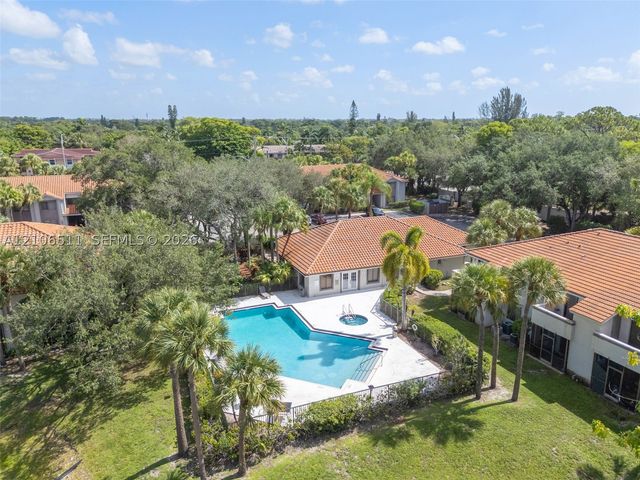 3229 Coral Lake Dr 3229, Coral Springs, FL 33065