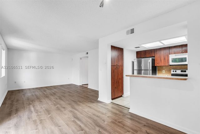 3229 Coral Lake Dr 3229, Coral Springs, FL 33065