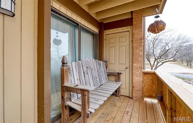 7 Fairways Circle E, St Charles, MO 63303