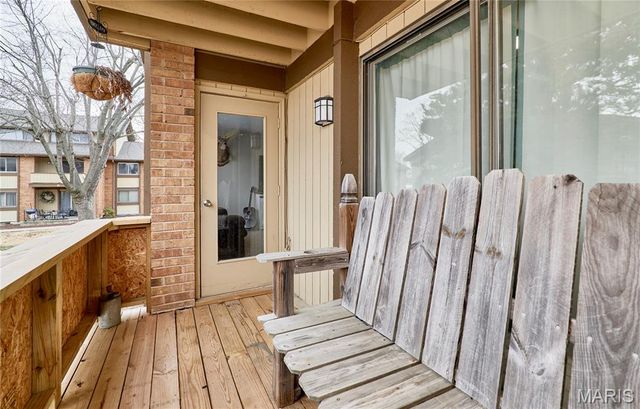 7 Fairways Circle E, St Charles, MO 63303