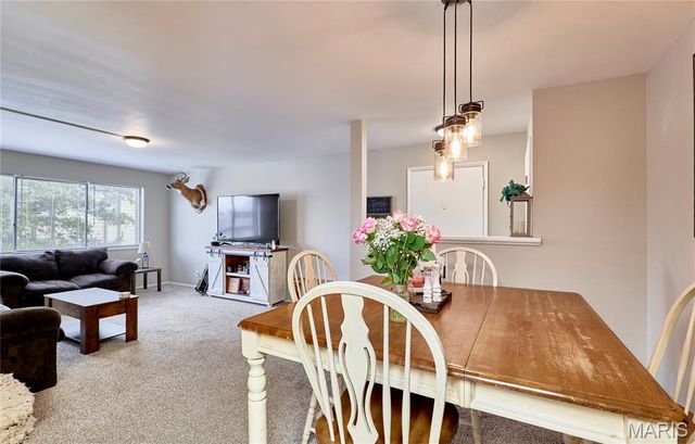 7 Fairways Circle E, St Charles, MO 63303