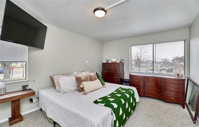 7 Fairways Circle E, St Charles, MO 63303