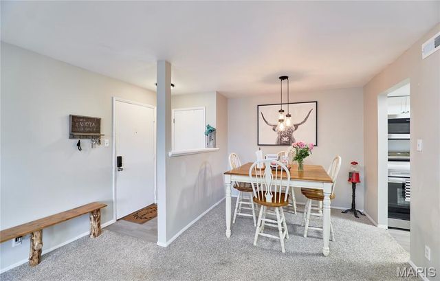 7 Fairways Circle E, St Charles, MO 63303