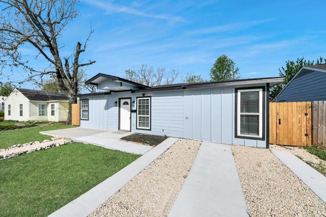 7338 Hurtgen Forest Road, Houston, TX 77033