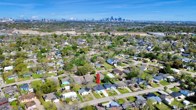7338 Hurtgen Forest Road, Houston, TX 77033