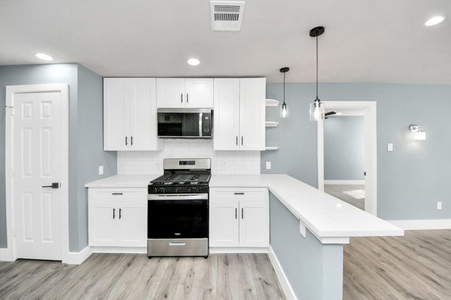 7338 Hurtgen Forest Road, Houston, TX 77033