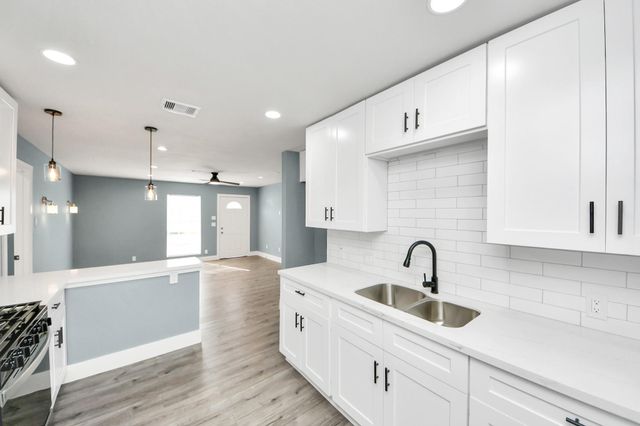 7338 Hurtgen Forest Road, Houston, TX 77033