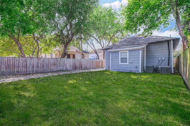 1606 Ruthven Street, Houston, TX 77019