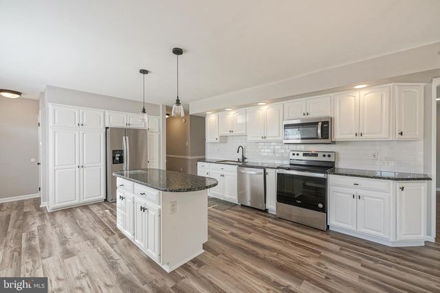123 THIES RD, Sewell, NJ 08080