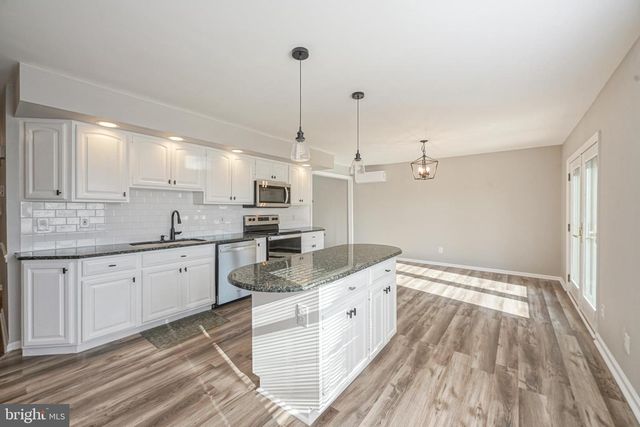 123 THIES RD, Sewell, NJ 08080