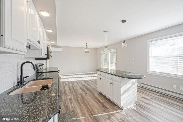123 THIES RD, Sewell, NJ 08080