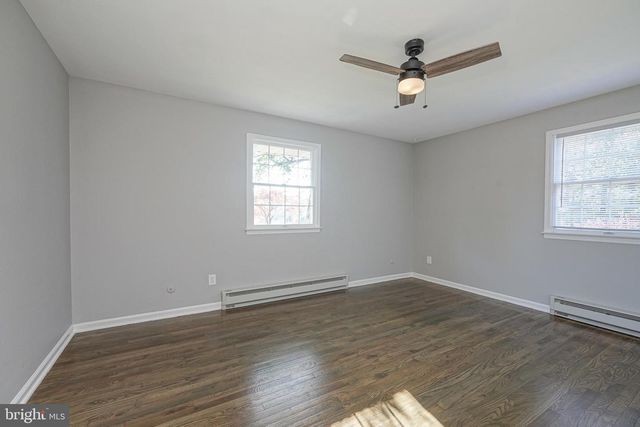 123 THIES RD, Sewell, NJ 08080