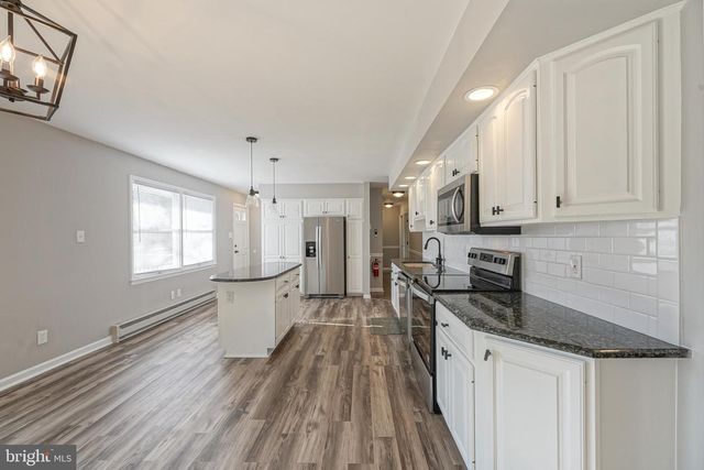 123 THIES RD, Sewell, NJ 08080