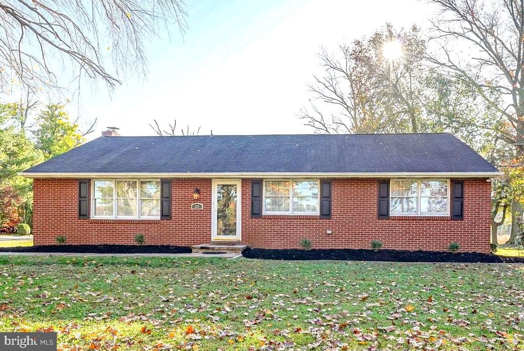 123 THIES RD, Sewell, NJ 08080