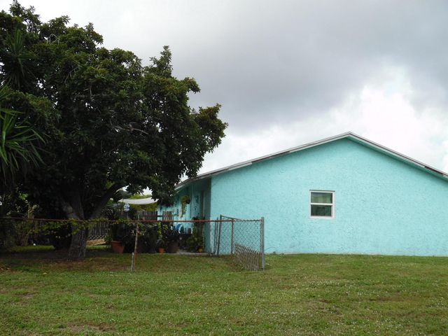 3910 Holden Lane, Lake Worth, FL 33461