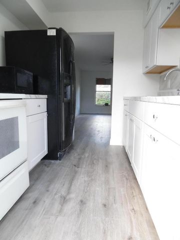 3910 Holden Lane, Lake Worth, FL 33461