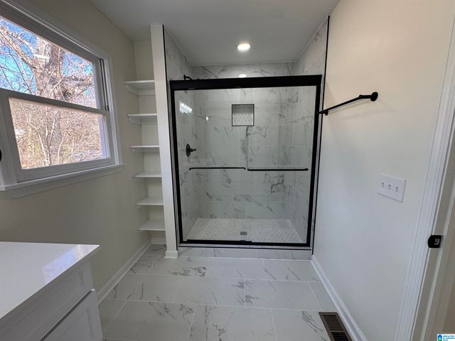 1416 29TH AVENUE N, Hueytown, AL 35023