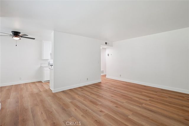 11813 Runnymede Street 27, North Hollywood, CA 91605