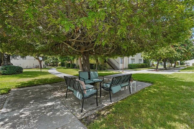11813 Runnymede Street 27, North Hollywood, CA 91605