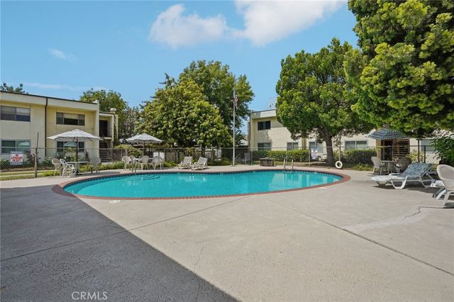 11813 Runnymede Street 27, North Hollywood, CA 91605
